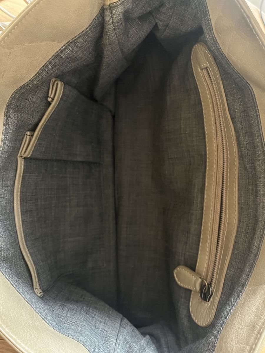 Taschen für Damen: Schultertasche aus Leder – Gebraucht aus Basel von mar_rlr9 3