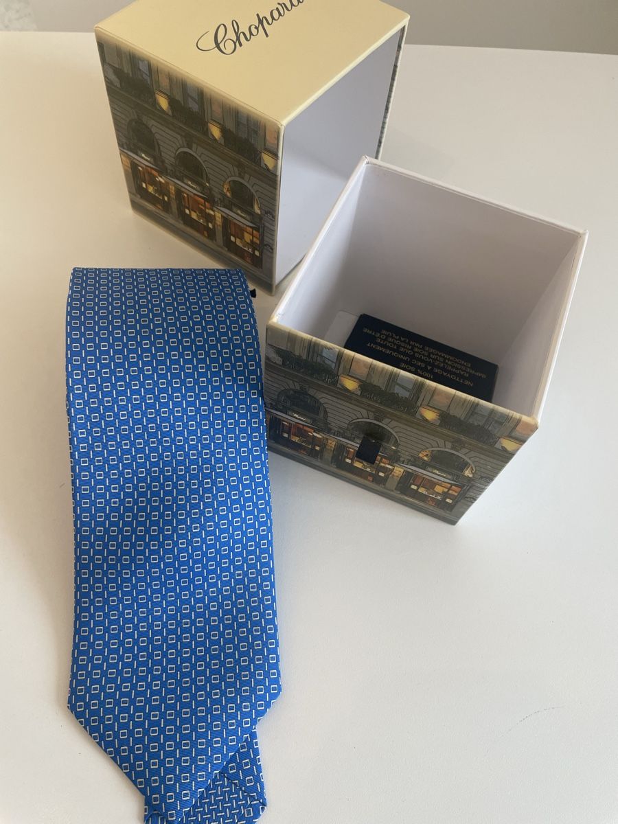 Chopard Cravates: Chopard Krawatte Seide blau mit Muster neu mit Box – Neuf avec emballage d'origine à Münchenstein par nel_57mj 4