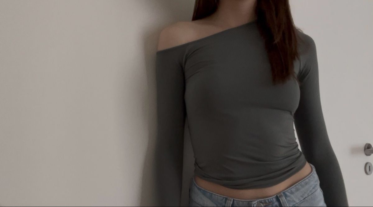 Weekday Top: WEEKDAY Seamless Party Top, XS – Nuovo (secondo la descrizione) da Zumikon venduto da nata_sells