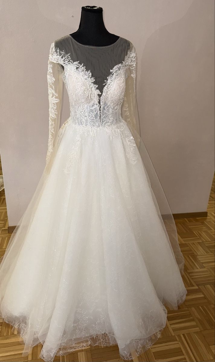 Kleider: Wunderschönes Brautkleid mit Spitze, Grösse 38 – Neu (gemäss Beschreibung) aus Seuzach von ade_7sjn 1
