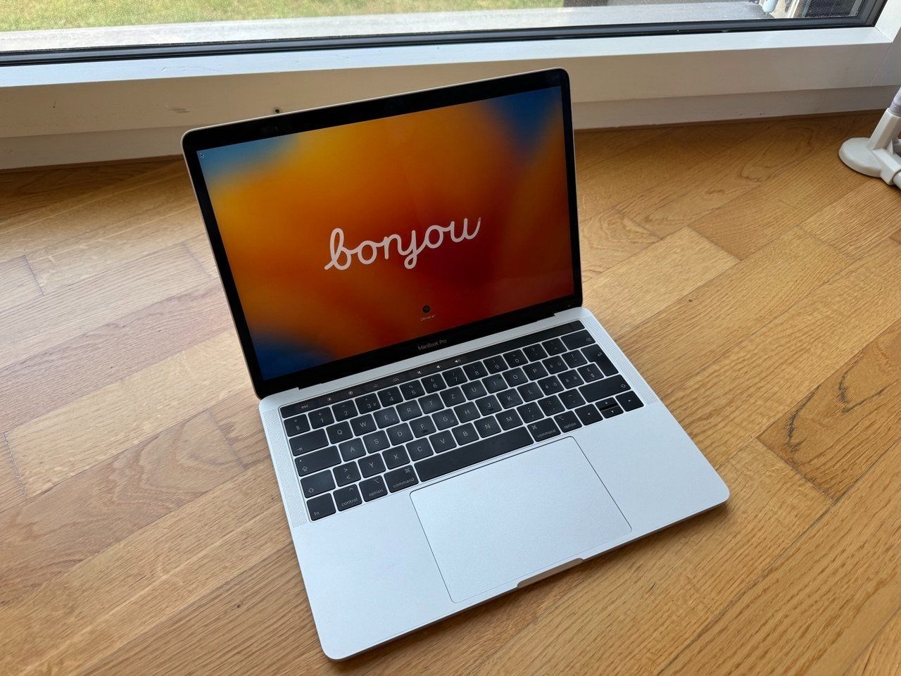 Apple Notebooks: MacBook Pro 2018 13" Zoll 16/256 – Gebraucht aus Zug von subaru1942