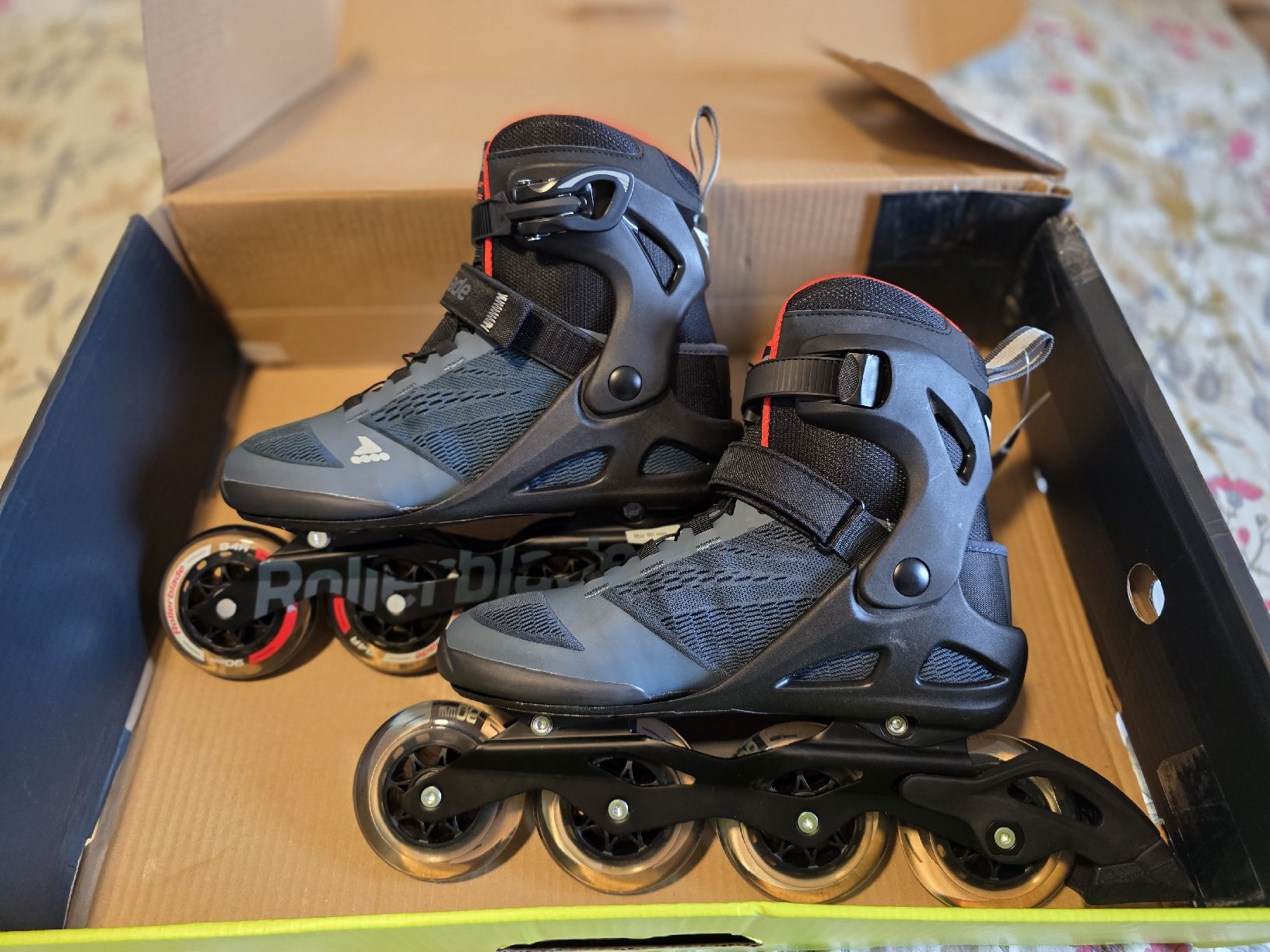 Pattini in linea & Pattini a rotelle: Rollerblade Macroblade 90 Inline Skates Grösse 42 Neu – Nuovo e nell'imballaggio originale da Reiden venduto da Drangov