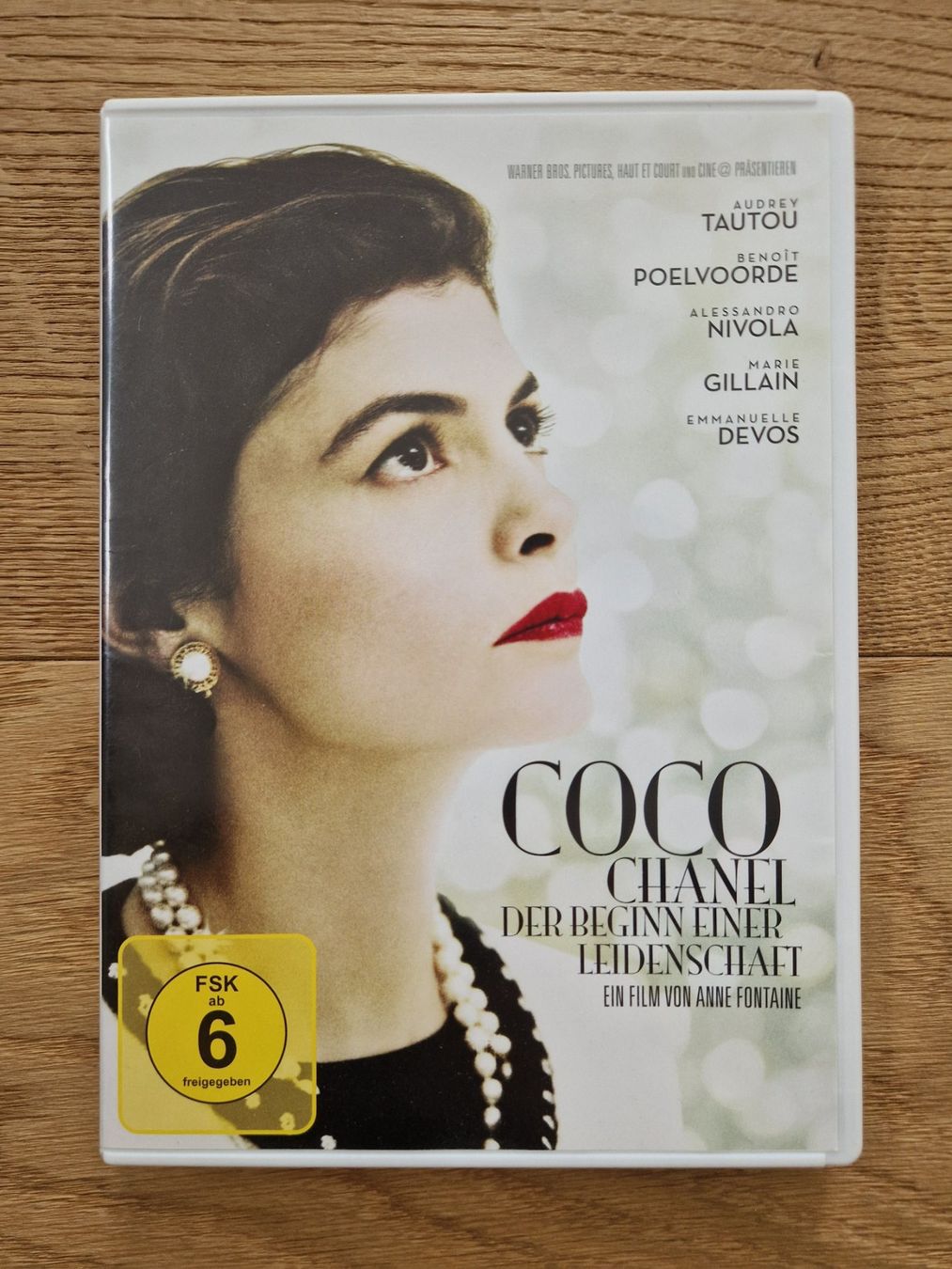 Tutti i DVDs: DVD "Coco Chanel - Der Beginn einer Leidenschaft" (2009) – Usato da Diegten venduto da herala