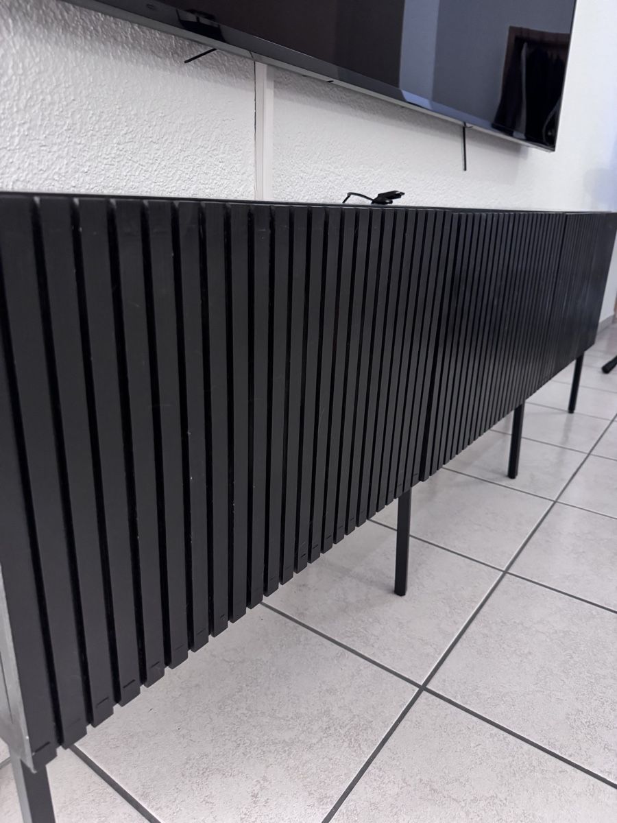 Ikea TV Möbel: Sideboard schwarz Lammellenfront gebraucht – Gebraucht aus Schönenwerd von ben_5527 1
