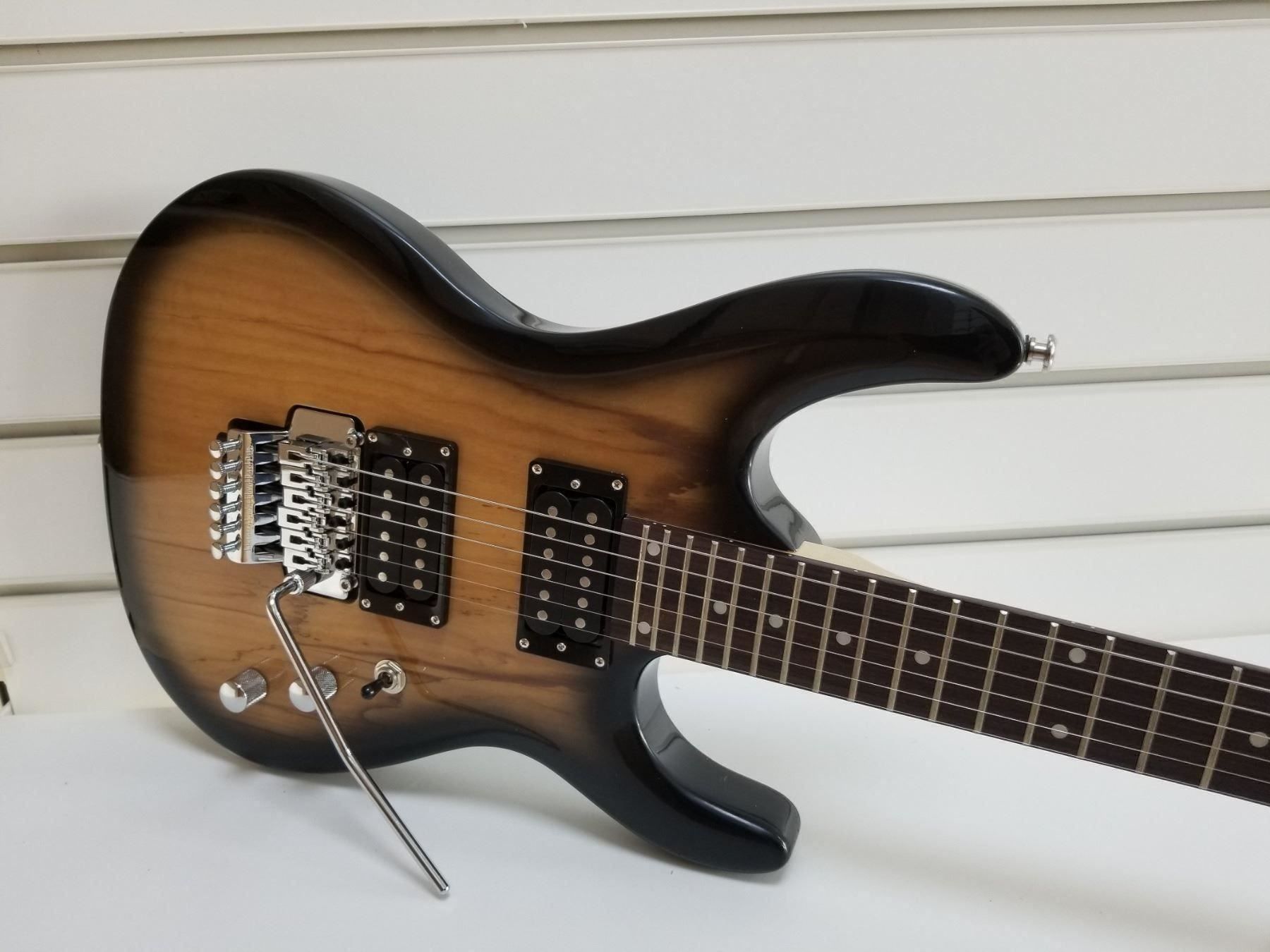 Strumenti musicali: e-gitarre Swiger L-G8  , neuwertig – Nuovo (secondo la descrizione) da Glattbrugg venduto da Swissmusik 3