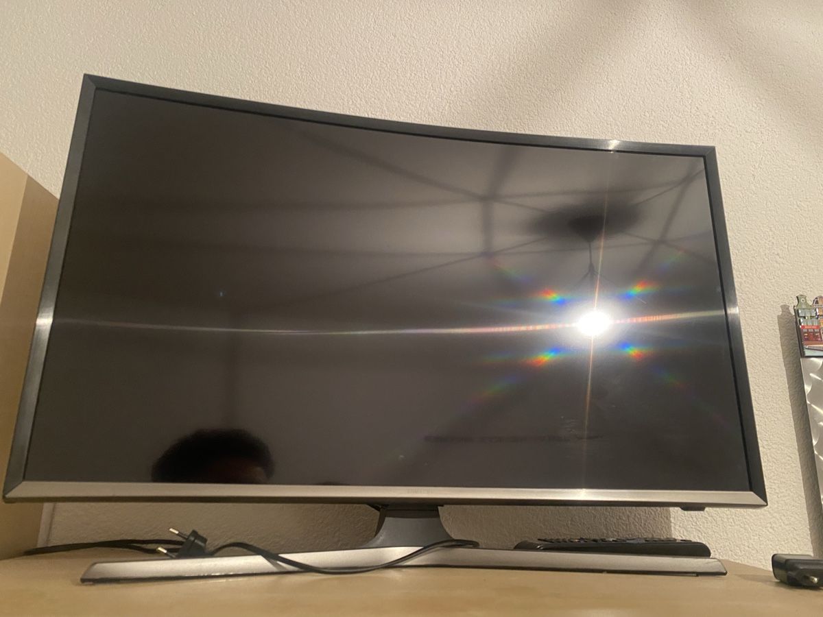Monitore: Samsung Smart TV 32 Zoll – Gebraucht aus Bern von RezaiH 1