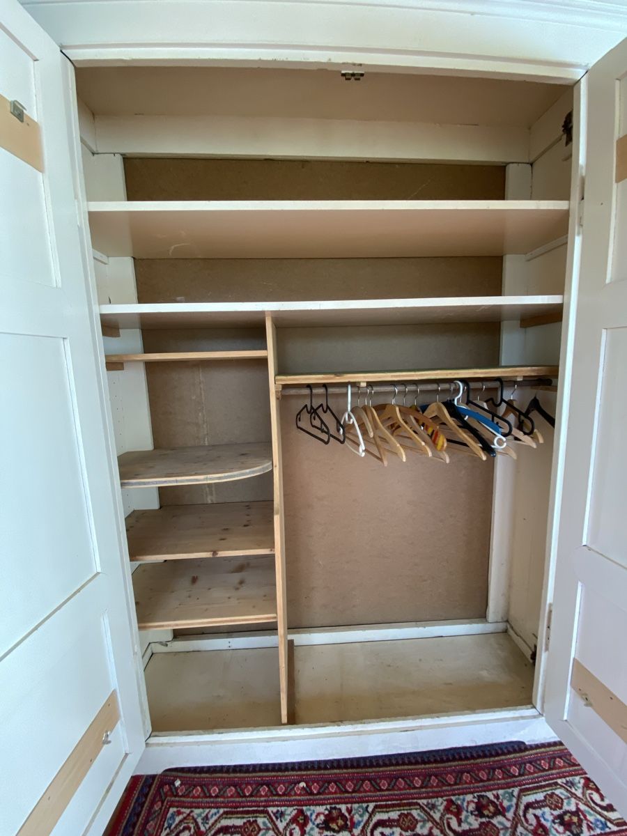 Armadi: Älterer Massivholzschrank – Usato da Au ZH venduto da seraphine02 3