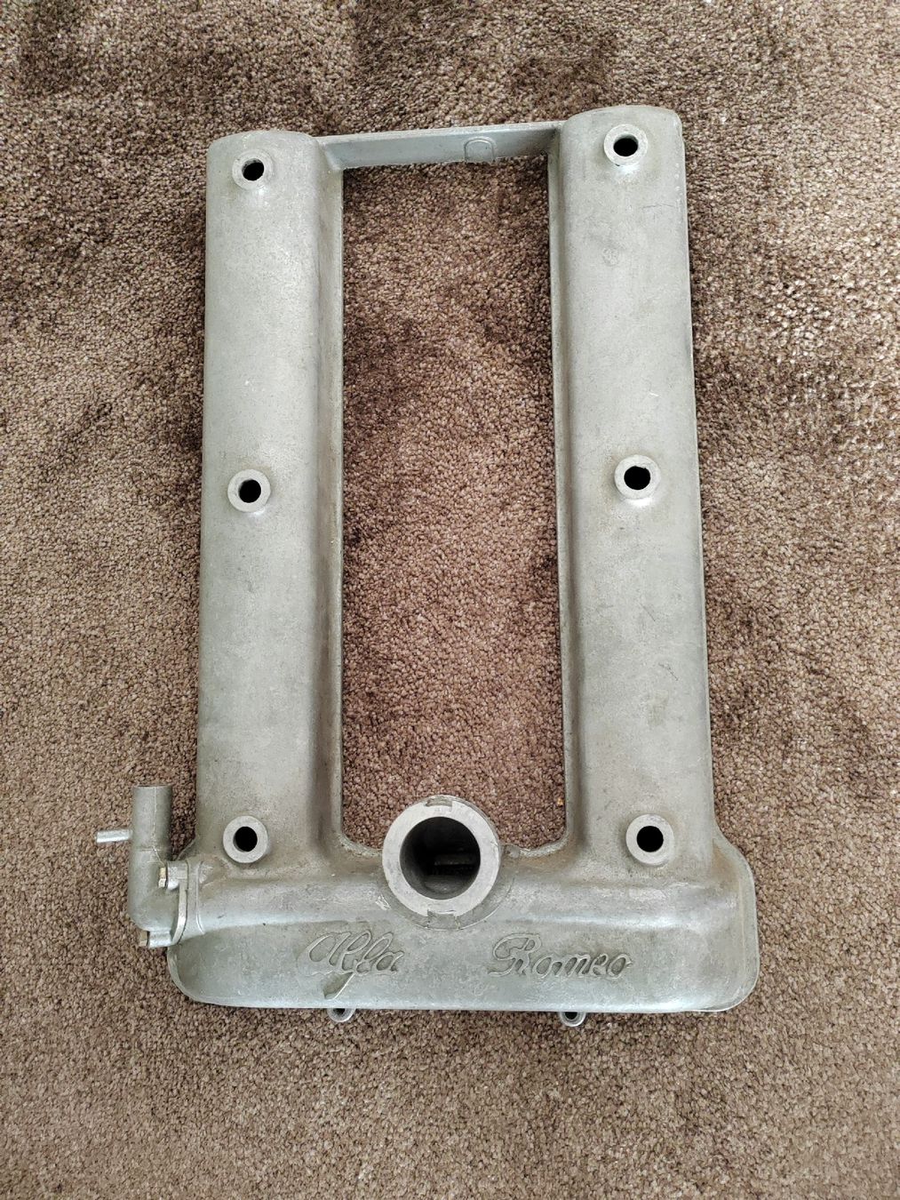 Alfa Romeo Tutti pezzi di ricambio auto: Alfa Romeo Typ 105, Ventildeckel, Top Zustand, Oldtimer – Usato da Weinfelden venduto da pha_5hg2 1