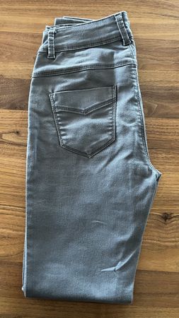 Damen Hose grau Grösse 36 guter Zustand