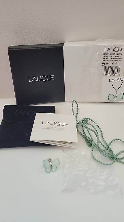 Lalique Ciondoli: Lalique Pendant Papillon PM Lagon AG – Nuovo e nell'imballaggio originale da Neuhausen venduto da mar_ryh8 1