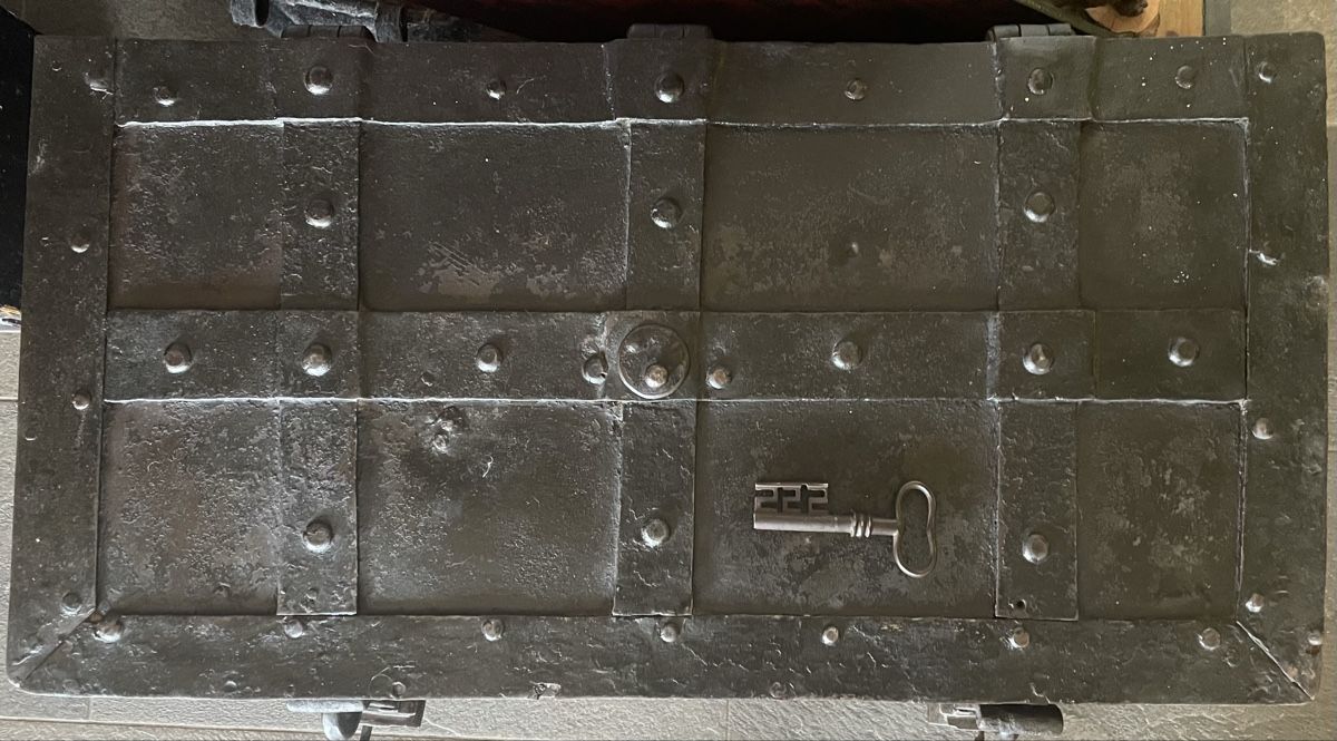 Cassapanche: Antik Kriegskasse Eisentruhe – Usato da Rorschacherberg venduto da farmer61 8