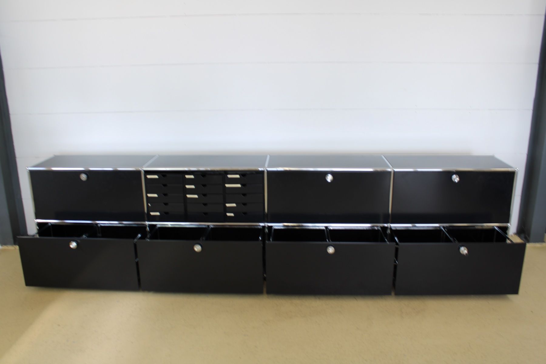 USM Cassettiere: Schönes USM Sideboard – Usato da Meinisberg venduto da atelier_TILIJA 8