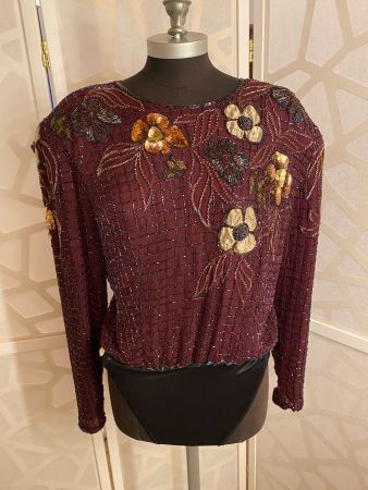Vintage embroidered top/body. L