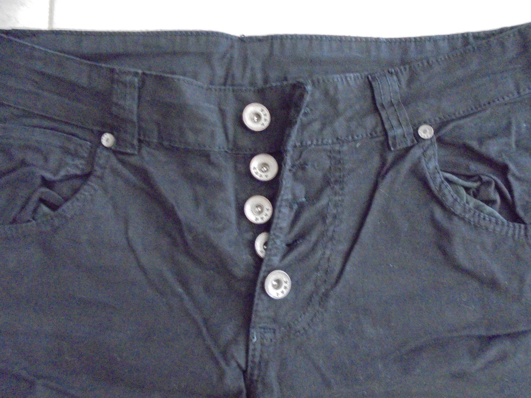 Hosen: SHORTS DAMEN GR.34 NEUWERTIG – Gebraucht aus Rotkreuz von Samballi 1