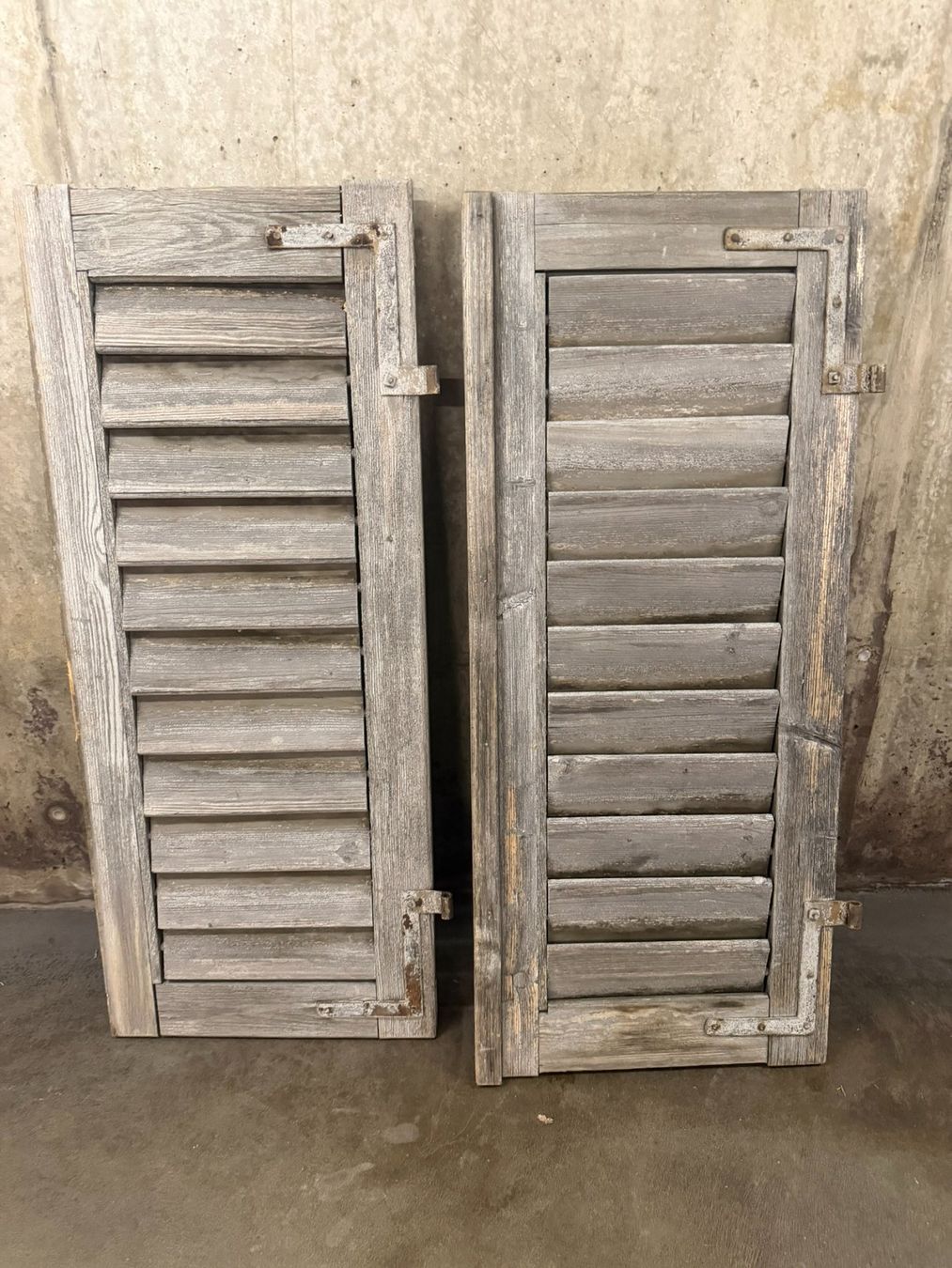 Fensterläden: 2 x alte Fensterladen Holz  52x127cm – Gebraucht aus Winterthur von Ferraristern 1