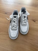 Neuwertige Nike Schuhe