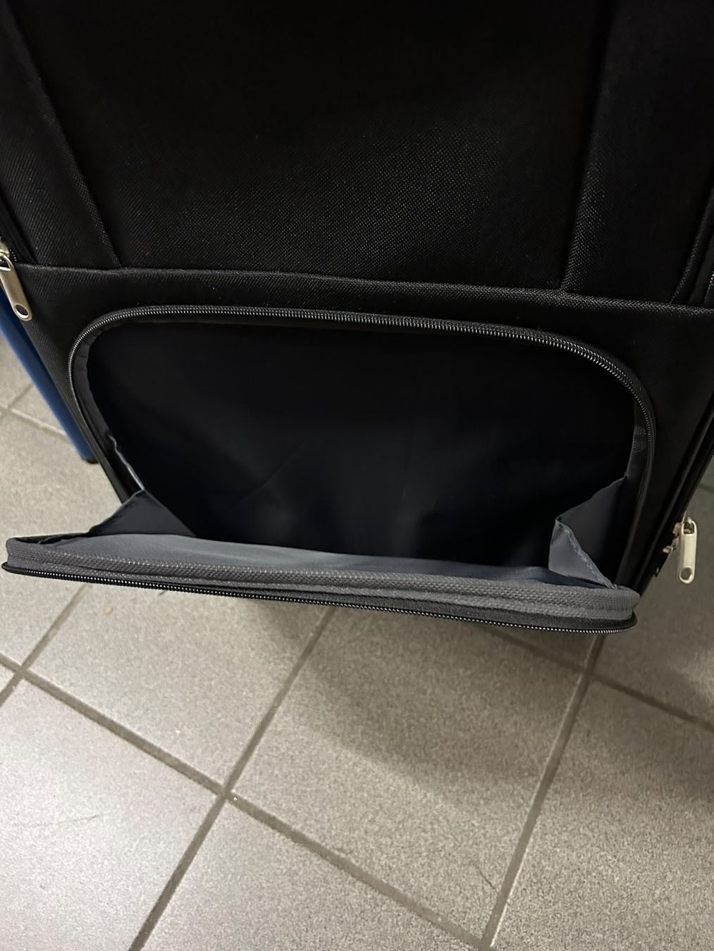 Autres aviation: Trolley da viaggio nero – D'occasion à Melano par H-Sara 5