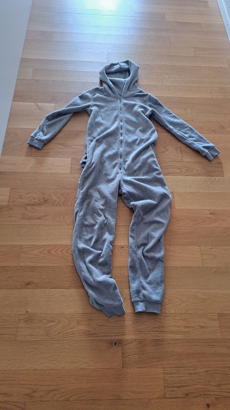 Tute: Kuscheliger Overall / Jumpsuit Jysk Grau – Usato da Seengen venduto da ja6_65wp 6