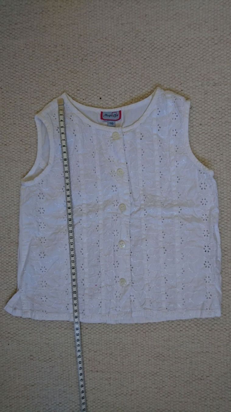 Camicette, T-shirt & Top: Schöne Bluse, weiss, mit Knöpfen, Gr. 98 – Usato da Basel venduto da Bar08