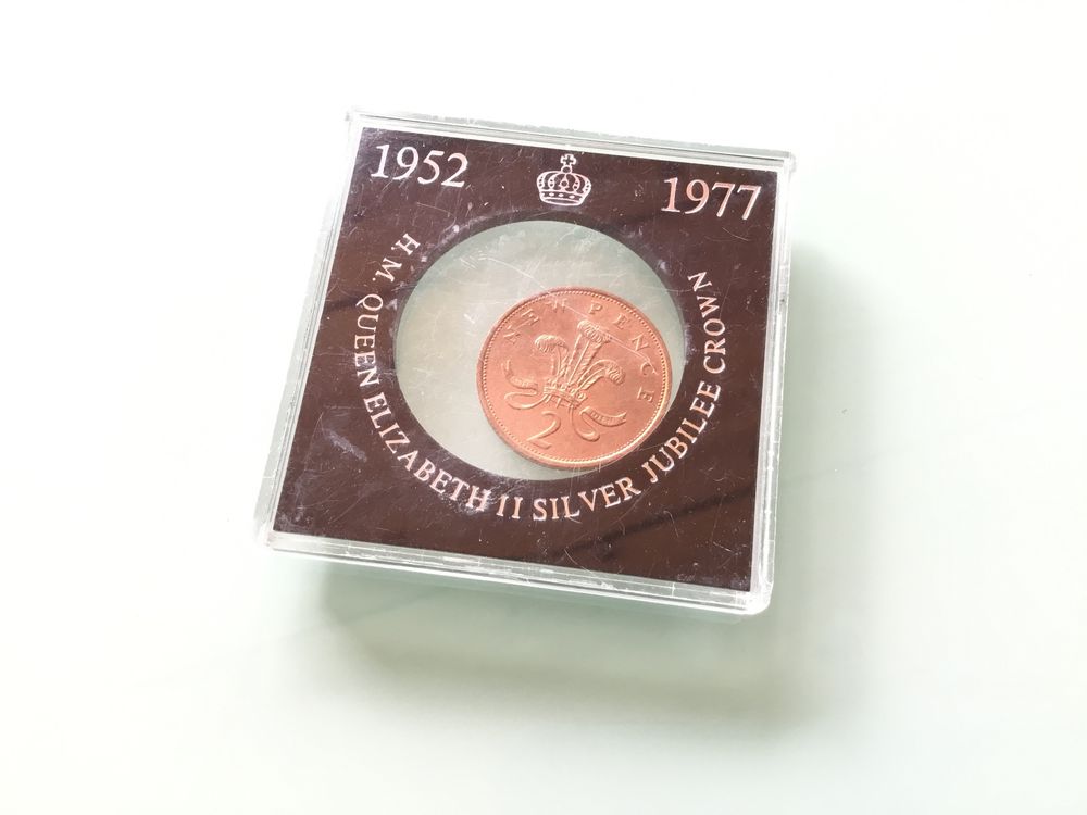 Monnaie commémorative pour les 70 ans de mariage d'Elizabeth II et