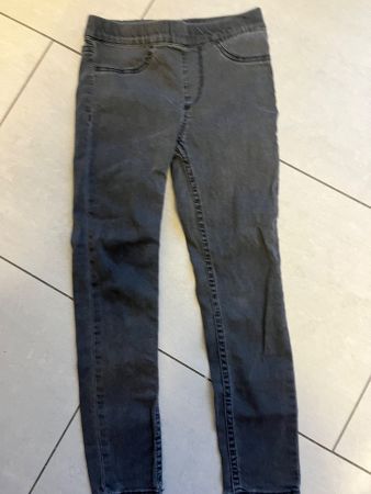 Schwarze H&M Jeggins/Jeans, Gr. 116