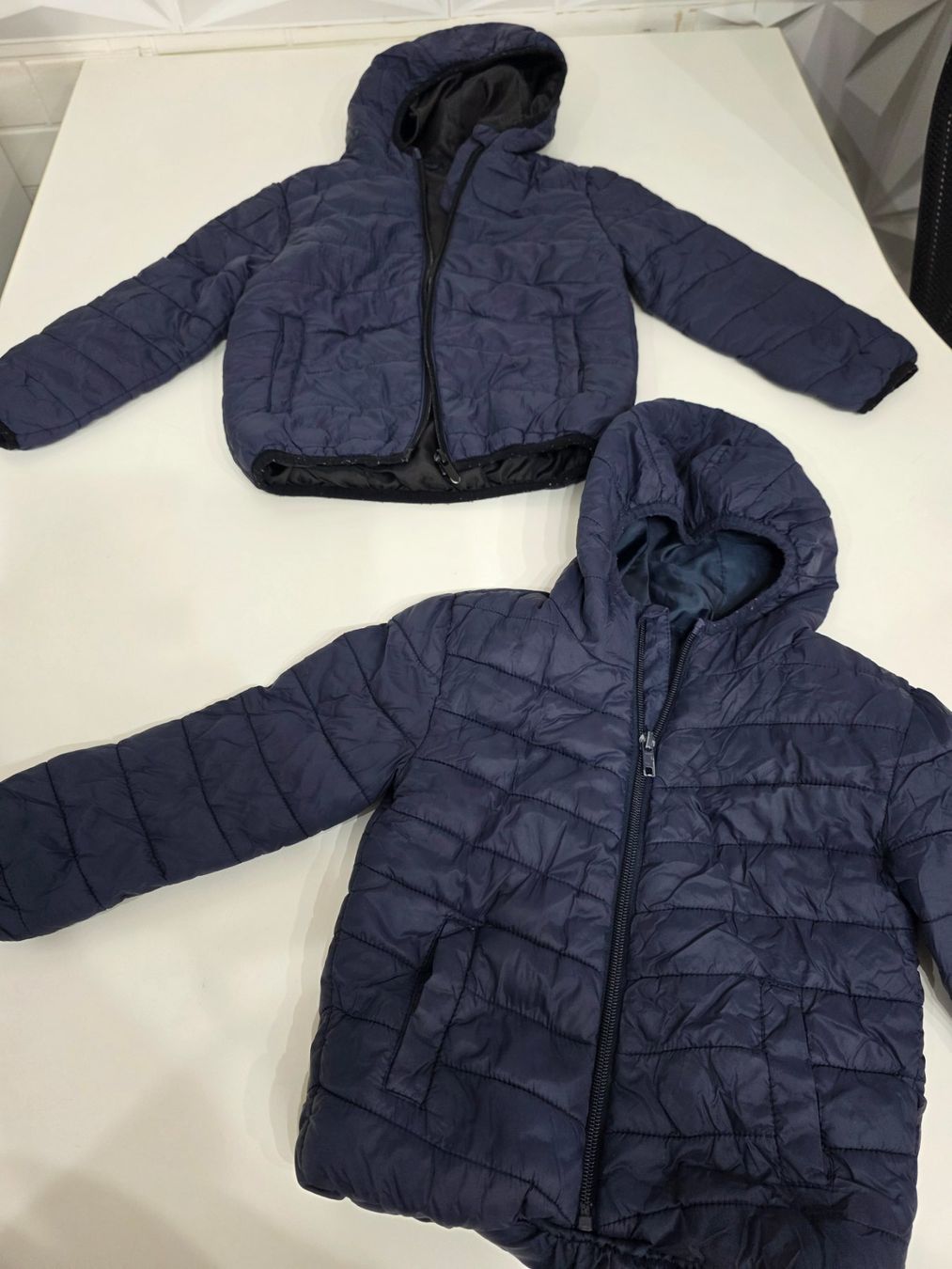 Lotti & Set di vestiti: 2 jacken Kinder 1-4 Jahre – Usato da Scherzingen venduto da Benjanil