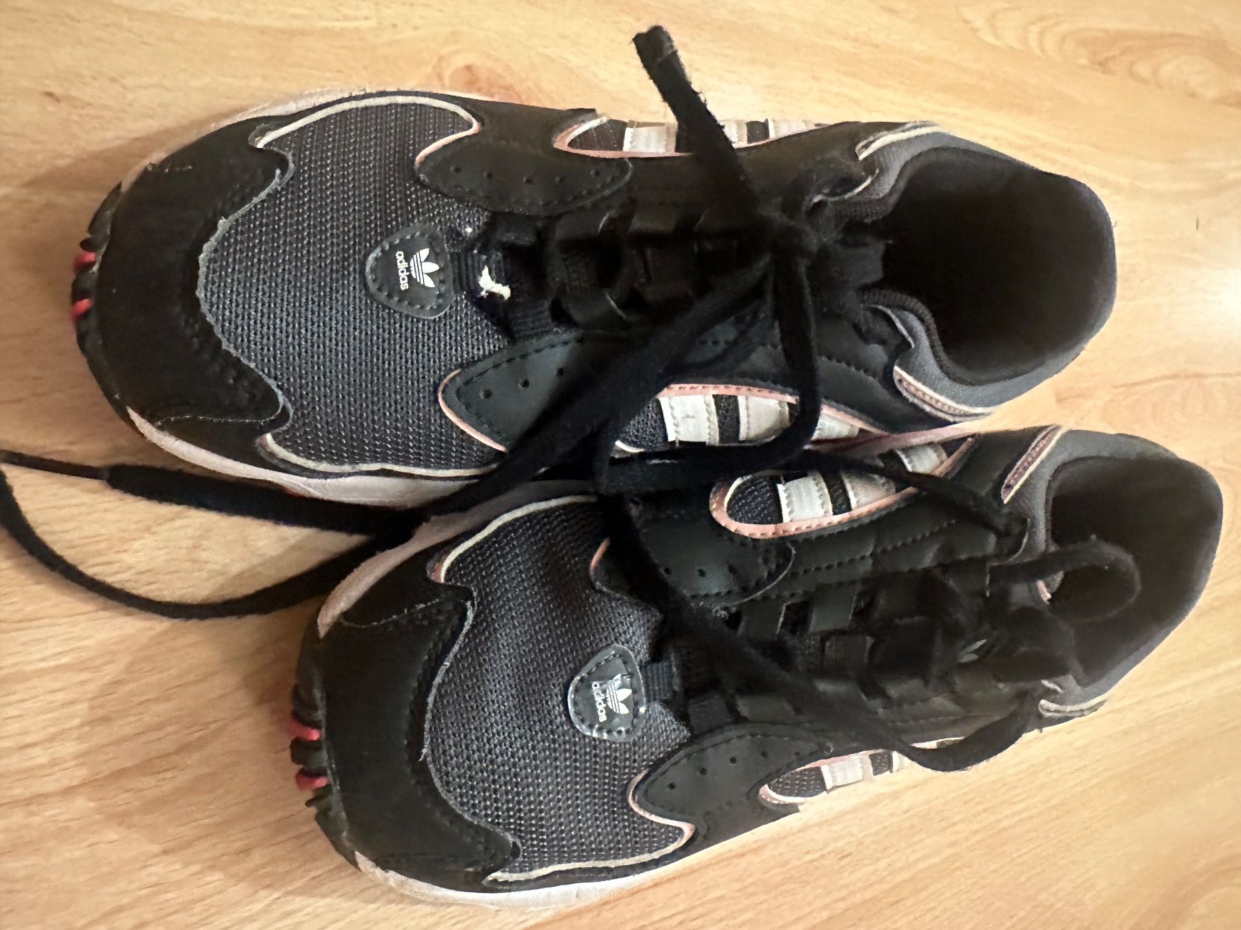 Adidas Chaussures filles: Adidas Gr. 37.5 – D'occasion à Ebikon par Minimelili11 1