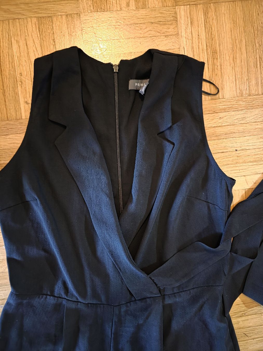 Tute: Elegante Schwarze Jumpsuit, Grösse 40, Top Zustand! – Usato da Horw venduto da Zedy01 1
