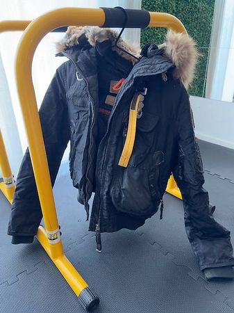 Parajumpers Winterjacke  XS  Schwarz  CHF 80