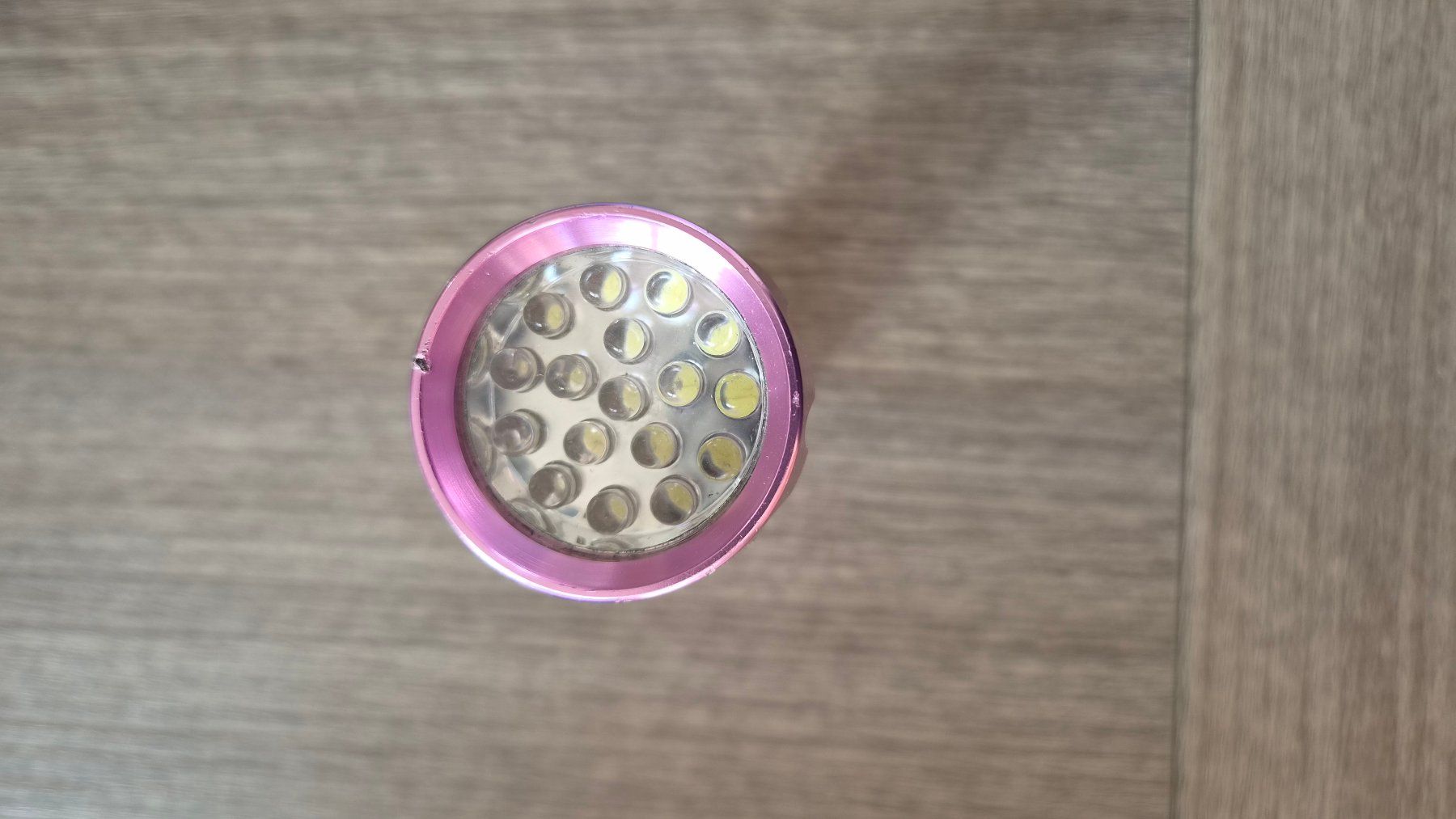 Lampes: Taschenlampe rosa – D'occasion à Kleinandelfingen par jessi2209 1
