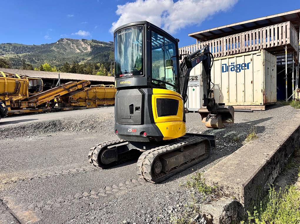 Menzi Muck Escavatori: Menzi 25sa – Usato da Steinen venduto da FIN 3