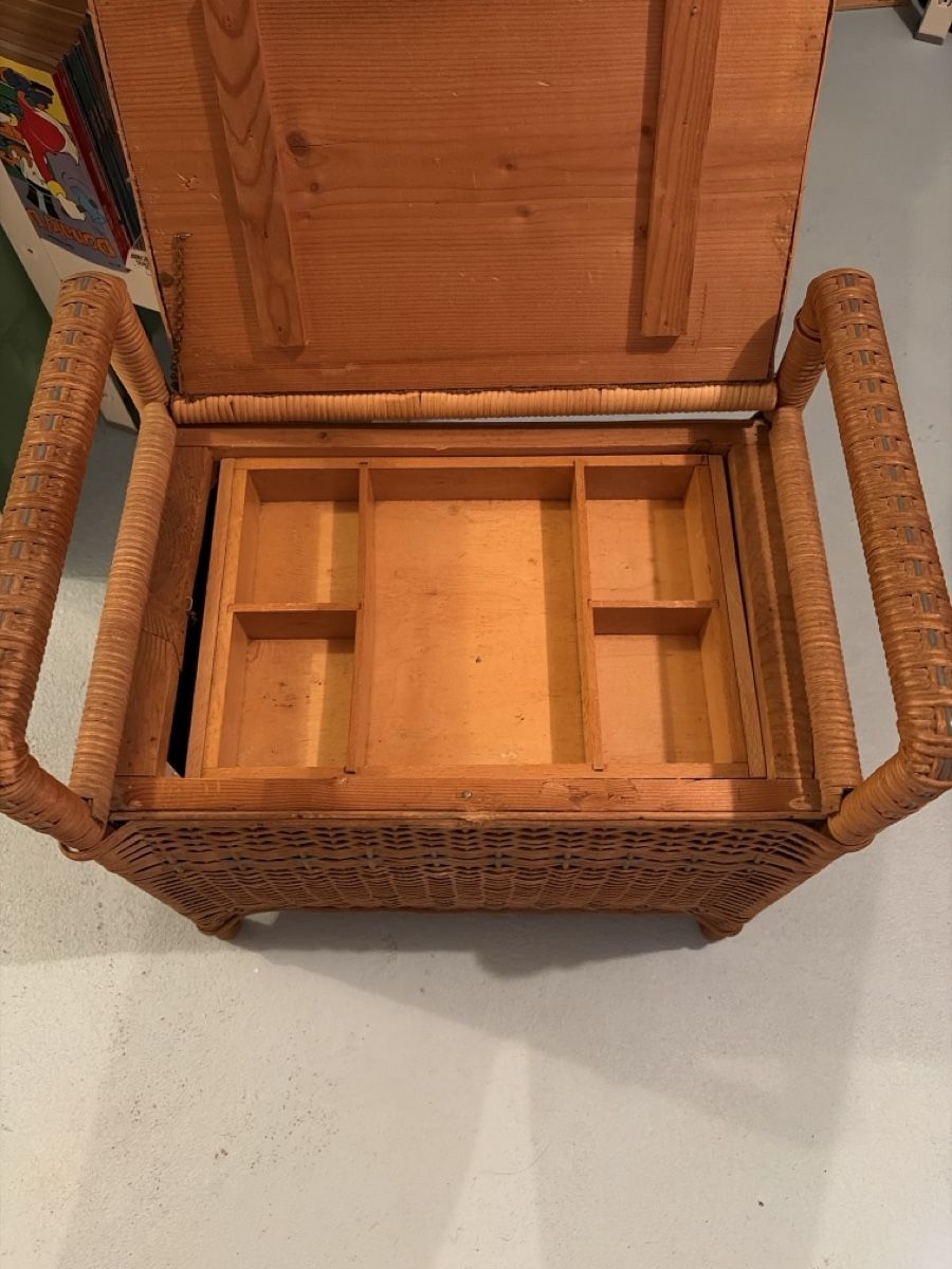 Hocker: Antike Nähtruhe - Hocker  – Gebraucht aus Root von 156500 1