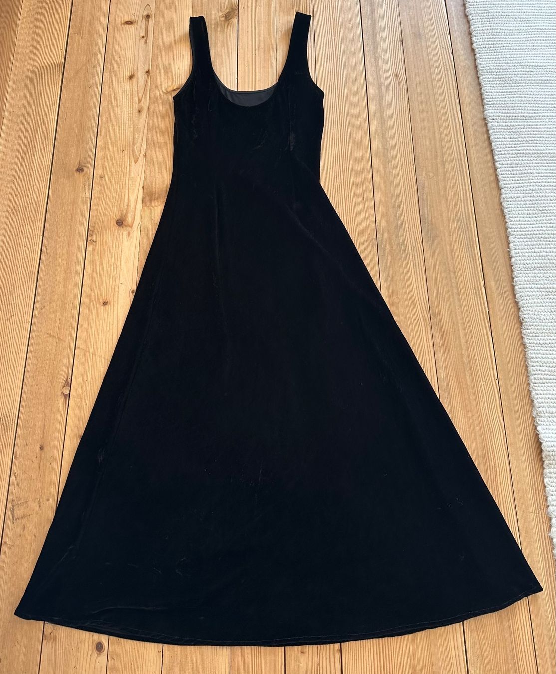 Vestiti: Kleid aus Pansamt – Usato da Luzern venduto da Mamutpe 1