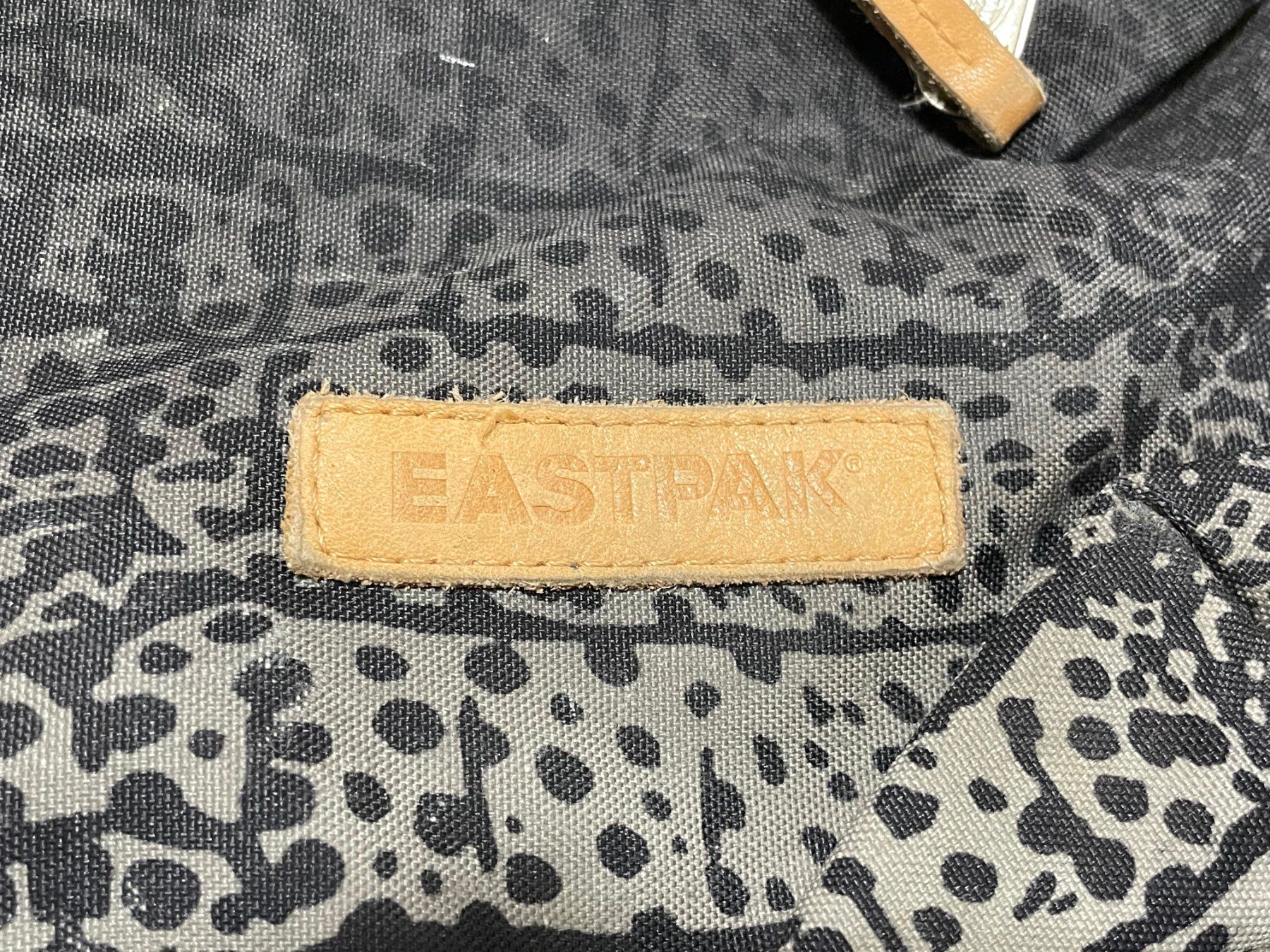 Eastpak Zaini: Eastpack Backpack Kroko Skin Print – Usato da Zürich venduto da le_souk 2