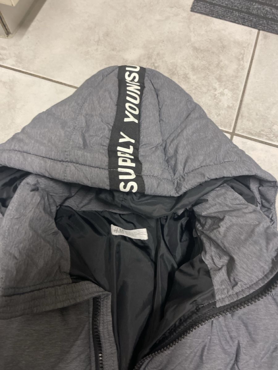 H&M Giacche & Cappotti: H&M winterjacke junge gr 170 dunkelgrau – Usato da Bad Zurzach venduto da Cuore34 1