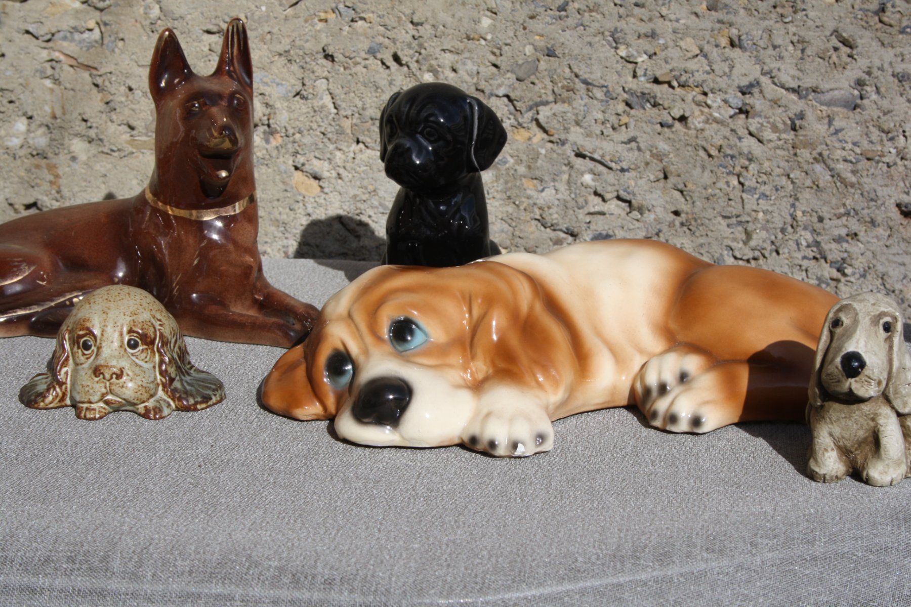 Statuette: HUNDE FIGUR / EN EINE GANZE SAMMLUNG – Usato da Wauwil venduto da Pneuedy 1