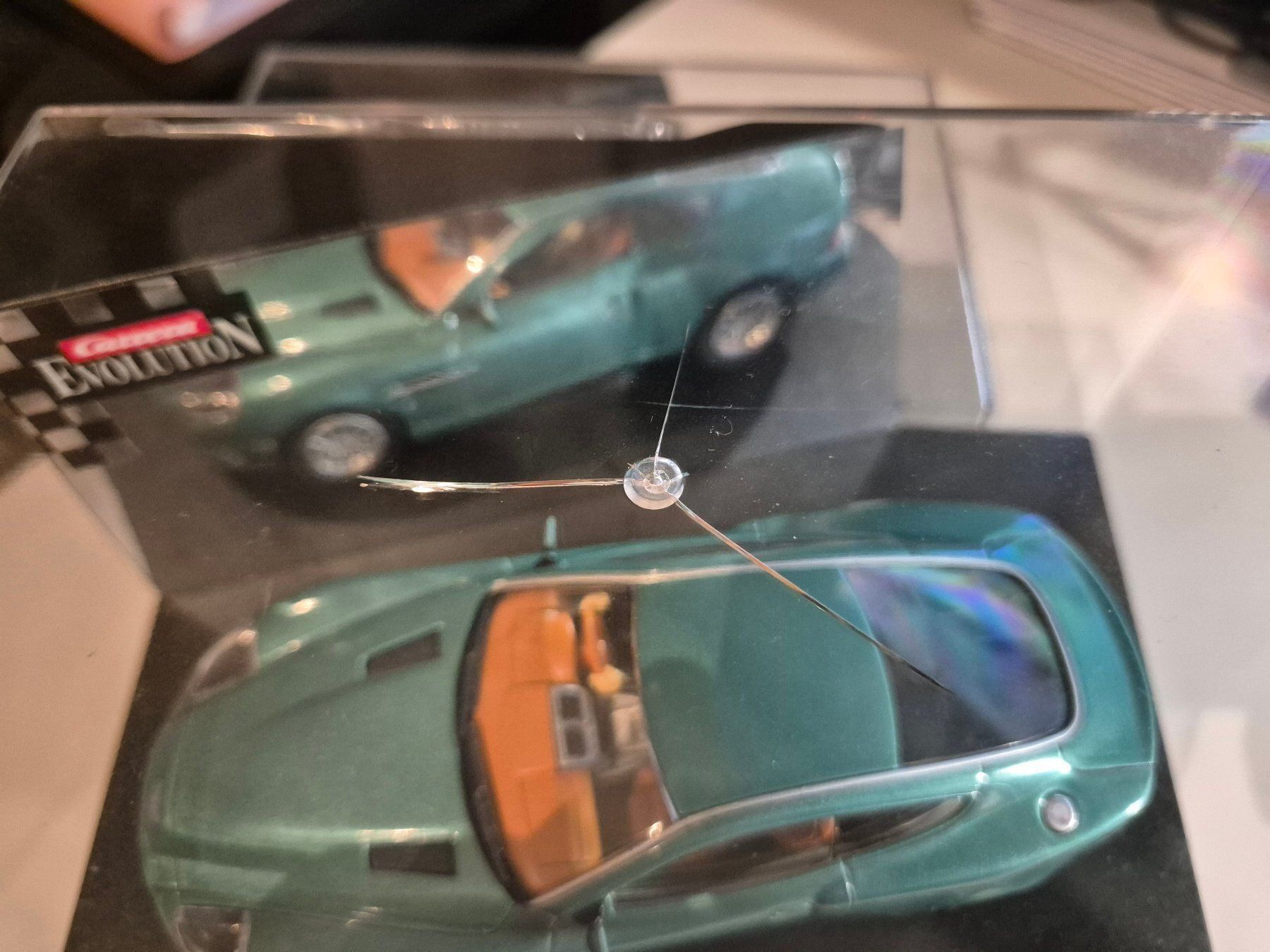 Carrera Piste: Carrera Evolution Aston Martin V12 Vanquish – Nuovo e nell'imballaggio originale da Ennetbürgen venduto da Perlen01 1