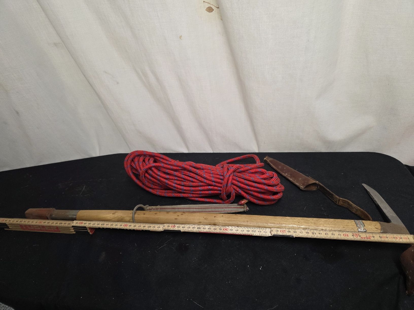 Attrezzatura da arrampicata: Aschenbrenner Eispickel Stuba mit Seil gebrauchter Zustand – Usato da Degersheim venduto da Antiko 4