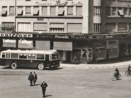 BIEL: Bahnhofplatz animiert, mit Trolleybus, Foto-AK ~1950