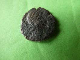 uralte Bronzemünze 16 mm     1.97 g