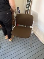 Stuhl Castelli mit Metallgestell und braunem Bezug gebraucht