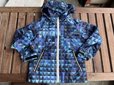 Reima Jacke Gr. 1234 Blau Geometrisch mit Kapuze