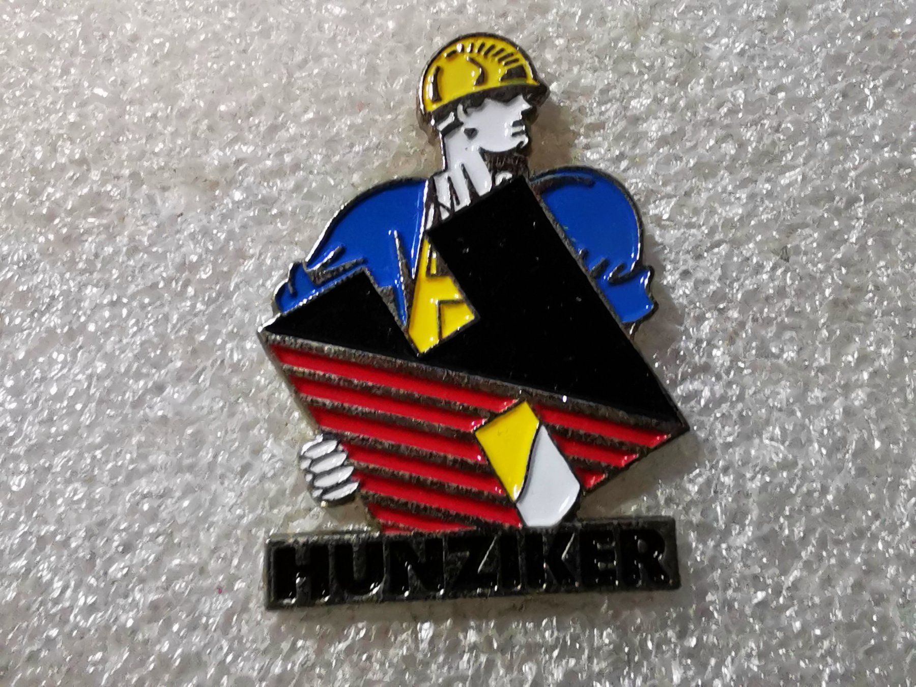 Placchette & Badge: Ansteckpin 61: Hunziker – Usato da Oppligen venduto da Pin-Fall-Shop