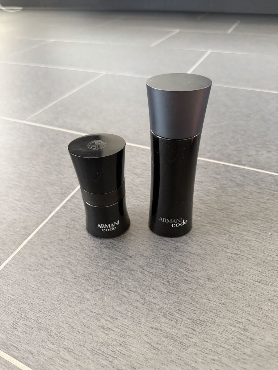 Armani Parfums & Eau de Toilette: Parfum Set Giorgio Armani Code zwei Flaschen gebraucht – D'occasion à Laufenburg par swissluxuryboy