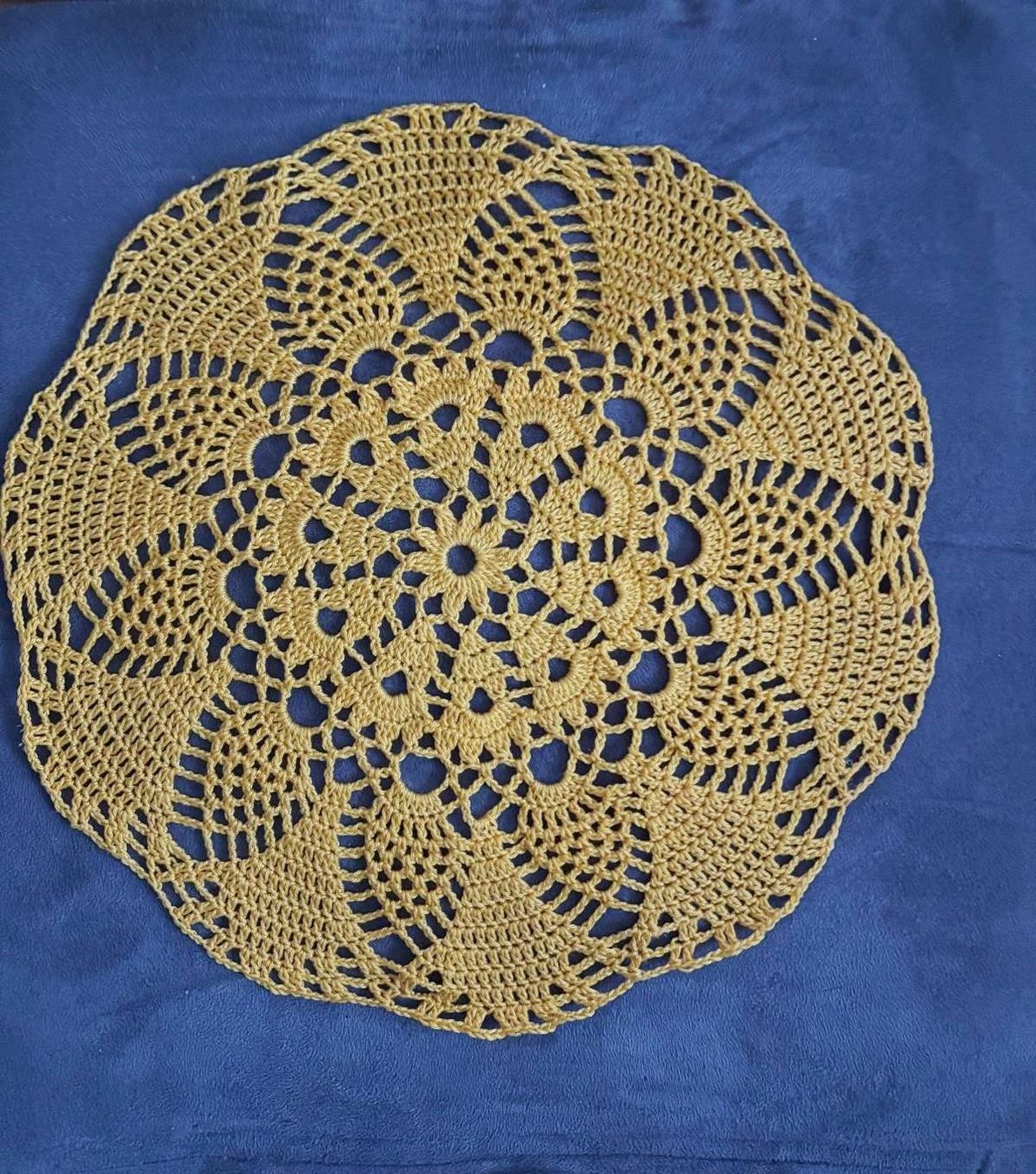 Tutte le decorazioni: Rundes Häkeldeckchen ca 30cm / goldgelb – Nuovo (secondo la descrizione) da Schaffhausen venduto da Espressoo7