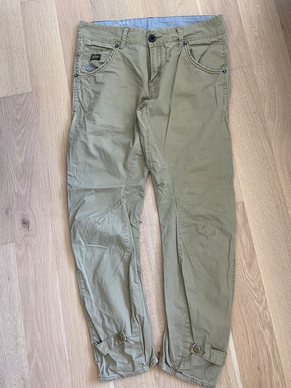 G-Star Pantaloni: G-Star Arc 3D khaki Gr. 27/32 Damen – Usato da Rebstein venduto da bst_p292