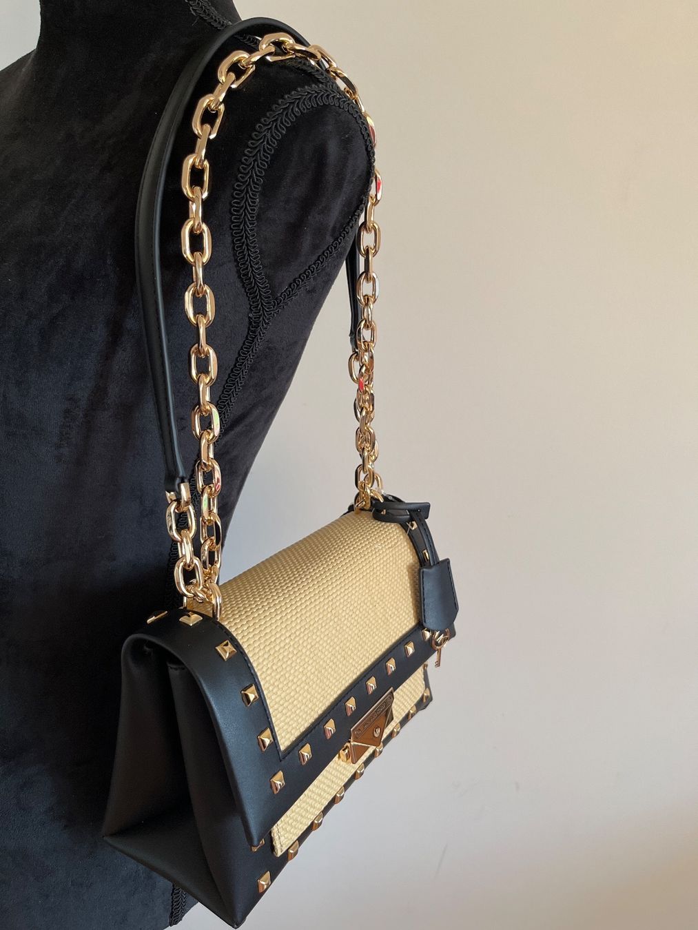Michael Kors Borse da donna: Michael Kors - Handtasche, schwarz / gold, CECE – Nuovo (secondo la descrizione) da Luzern venduto da Jiggy_8898 2