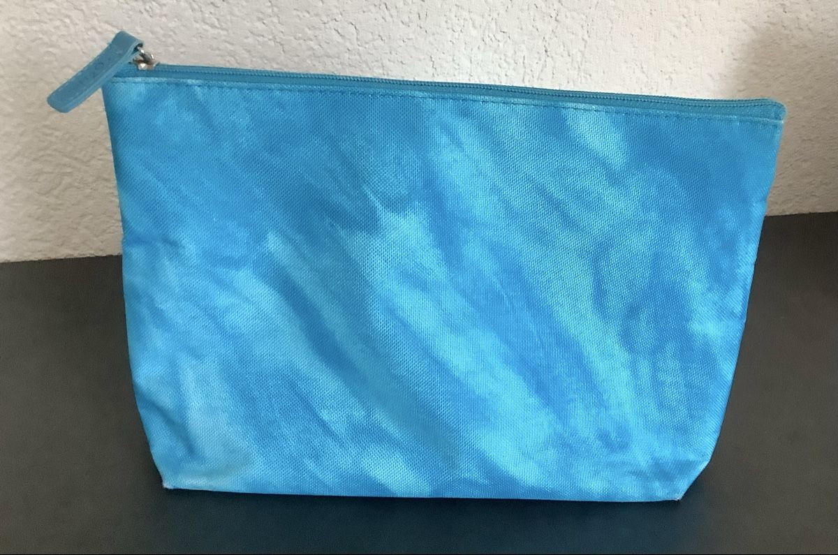 Custodie per cosmetici: Praktisches Necessaire Täschli, hellblau – Usato da Züberwangen venduto da benjause