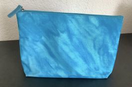 Praktisches Necessaire Täschli, hellblau