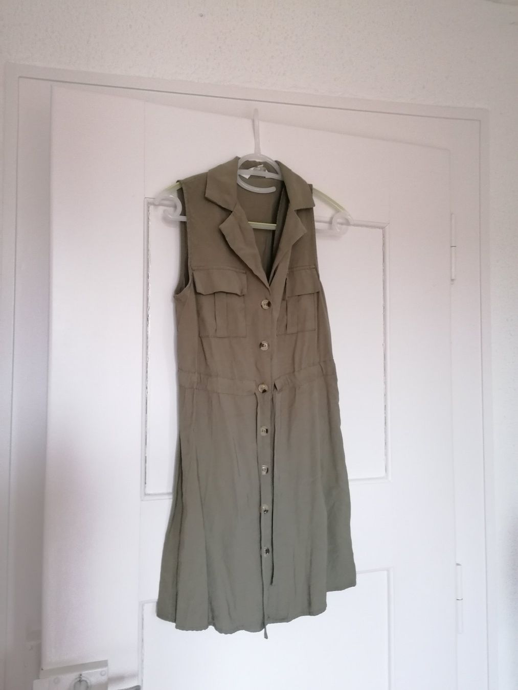 Vestiti: Apricot Utility Kleid Khaki XS – Usato da Liebefeld venduto da Ochotona 3